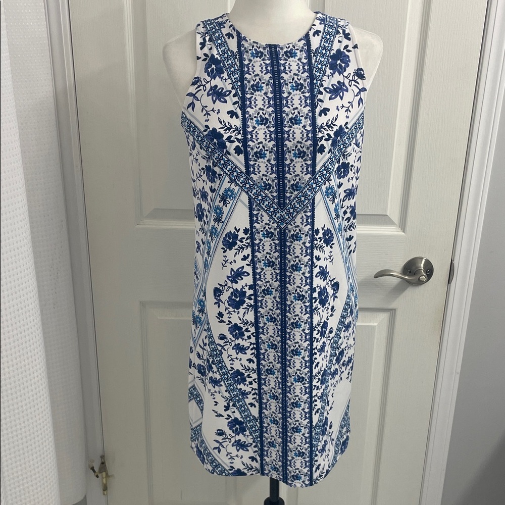 Banana Republic Blue/White Floral Shift Dress Sleeveless Keyhole Button Sz 4